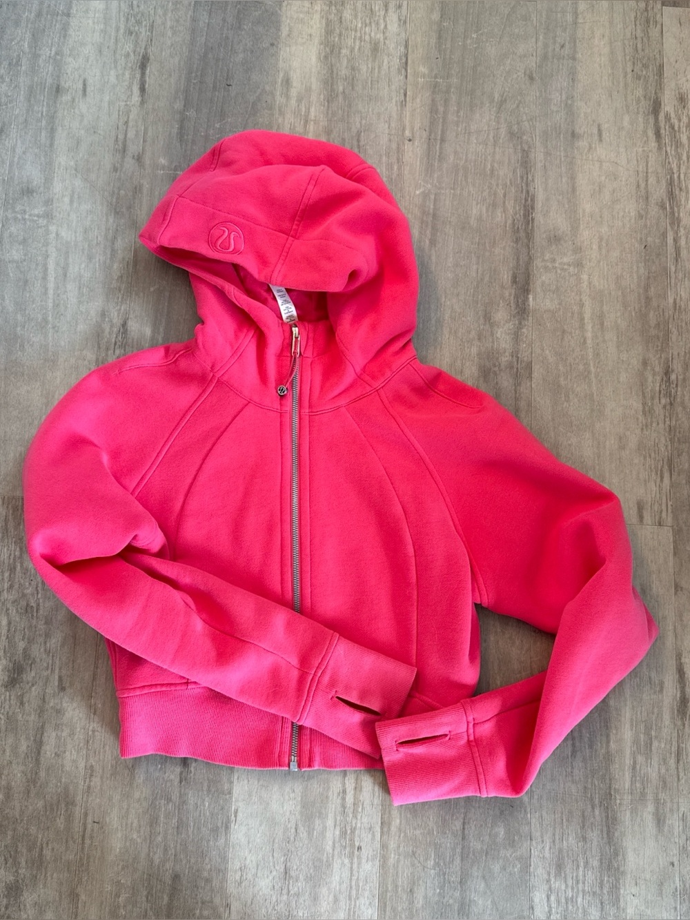 Lululemon scuba crop in lipstick fever